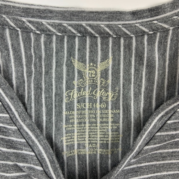 Faded Glory Womens Sweater Long Sleeve V Neck Stripes Grey White Small - Picture 2 of 6